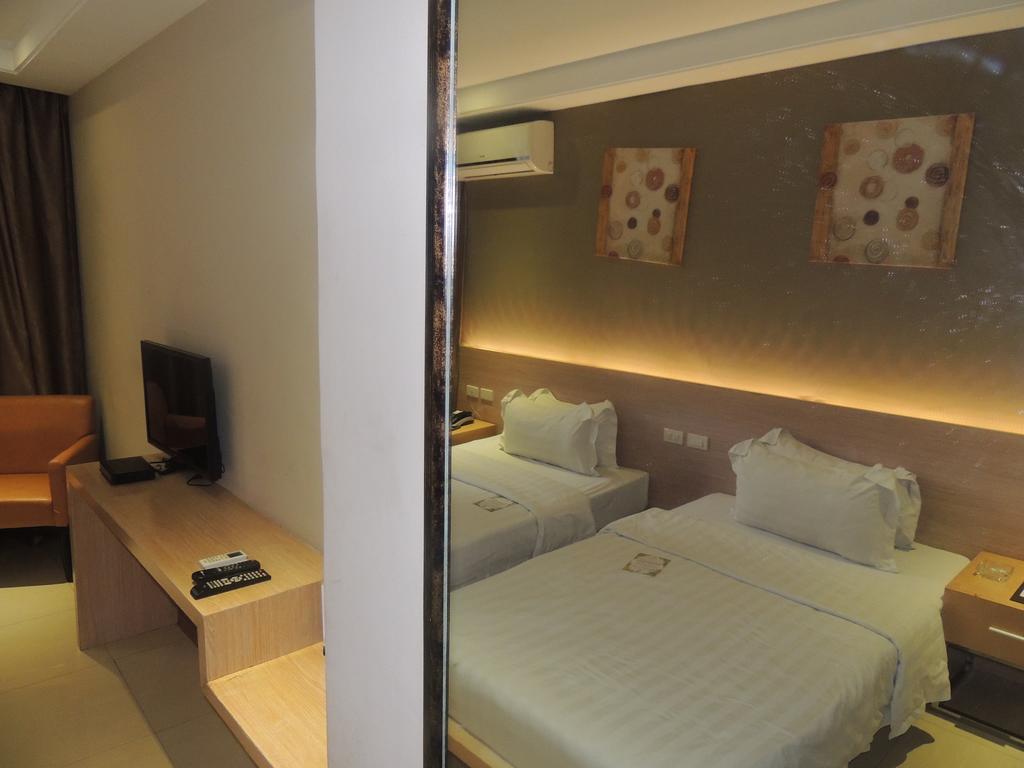 Dela Chambre Hotel Manila Exterior foto